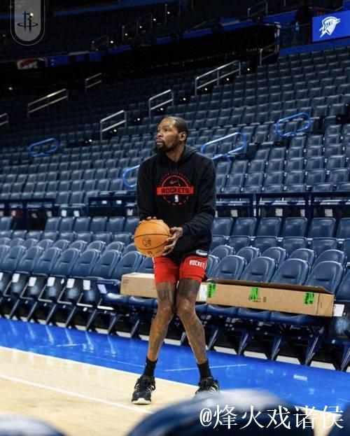 全神贯注！火箭官媒晒众球员赛前训练照：是时候动真格了